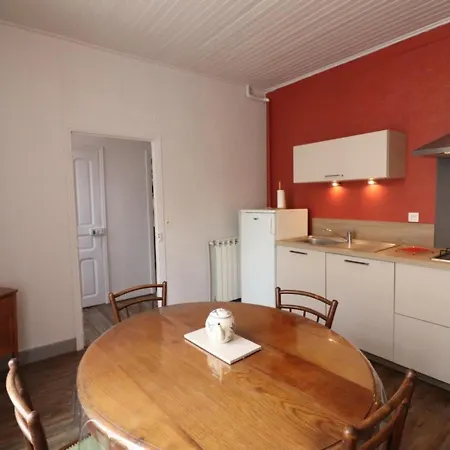 Maison Renovee A Saint-cernin, 4 Chambres, Terrasse, Garage, Proche Volcans Auvergne - Fr-1-742-239 * Saint-Cernin (Cantal)
