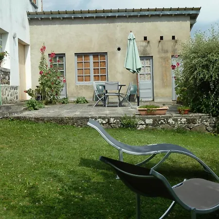 Maison Renovee A Saint-cernin, 4 Chambres, Terrasse, Garage, Proche Volcans Auvergne - Fr-1-742-239 * Saint-Cernin (Cantal)