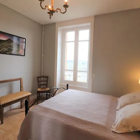 Maison Renovee A Saint-cernin, 4 Chambres, Terrasse, Garage, Proche Volcans Auvergne - Fr-1-742-239 * Saint-Cernin (Cantal)