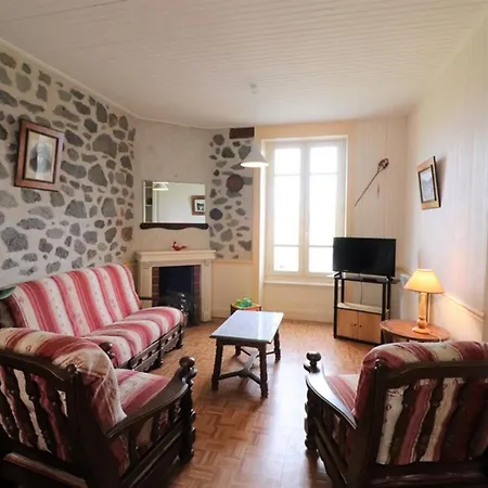 Tatil Evi Maison Renovee A Saint-cernin, 4 Chambres, Terrasse, Garage, Proche Volcans Auvergne - Fr-1-742-239 Saint-Cernin (Cantal)